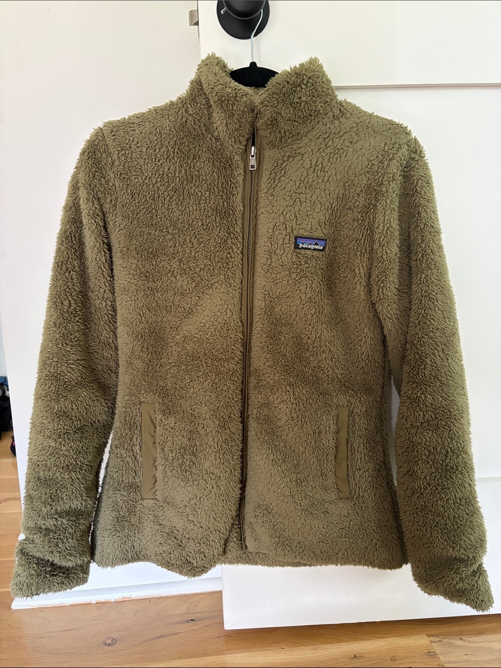 Patagonia Women’s Olive Teddy Fleece Zip-Up Jacket size medium